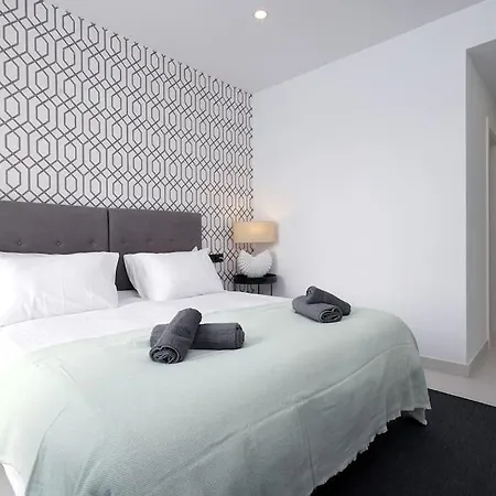 公寓 2 Bedroom Ground Floor @ Hills! *