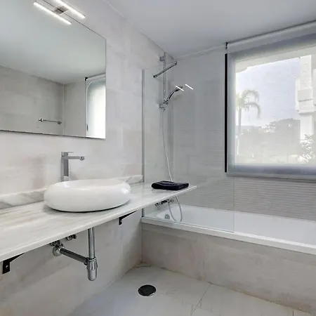 公寓 2 Bedroom Ground Floor @ Hills!