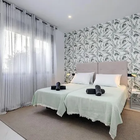 公寓 2 Bedroom Ground Floor @ Hills! *
