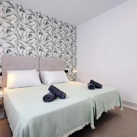 公寓 2 Bedroom Ground Floor @ Hills!