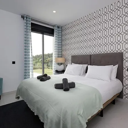 公寓 2 Bedroom Ground Floor @ Hills! 埃斯特波纳