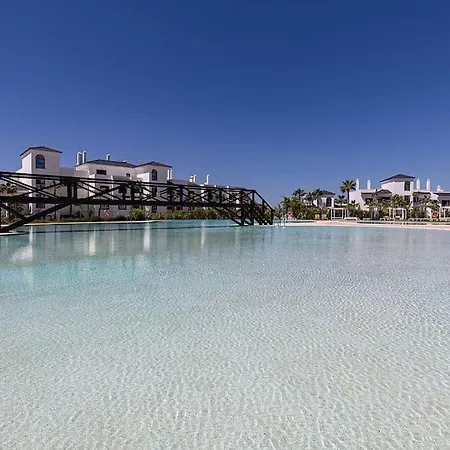 Apartamento 2 Bedroom Ground Floor @ Hills!