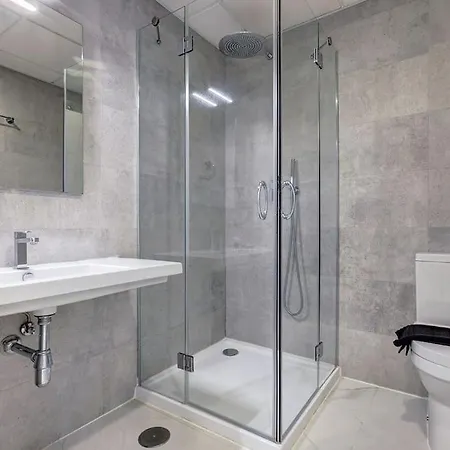 2 Bedroom Ground Floor @ Hills! 아파트 *