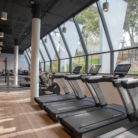 2 Bedroom Ground Floor @ Hills! 아파트
